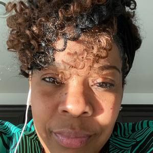 Meet your Posher, Leslie